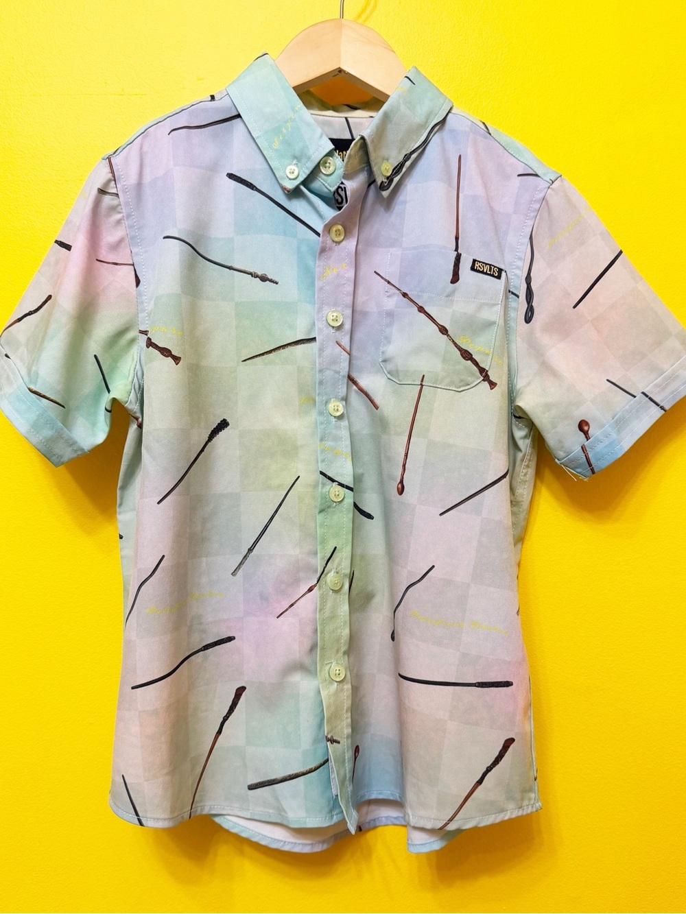 RSVLTS Youth Ollivander’s Boldest Wizard Wands Shirt Pastel Small HTF